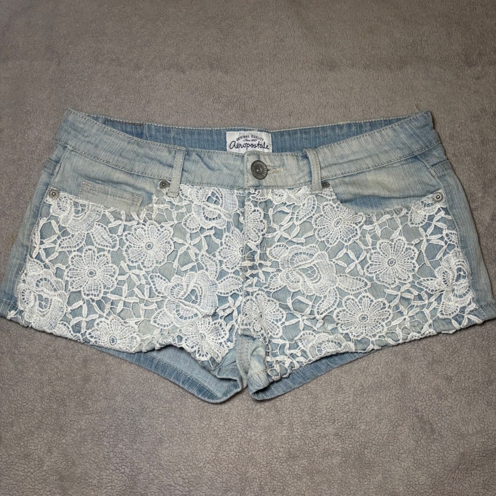Aeropostale Womens Light Wash Lace Front Floral Shorts Size 3/4 Boho Summer